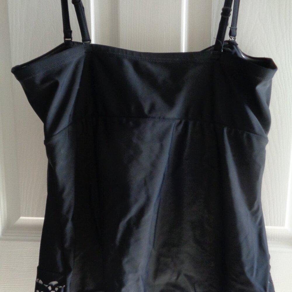 2 GENTLY WORN SIZE 16 CROFT & BARROW TANKINI TOPS - Picture 5 of 9
